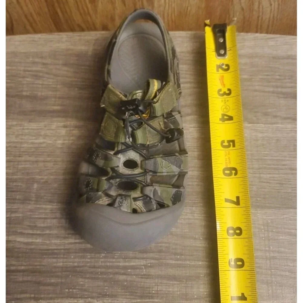 Keen Youth Hiking Sandal Shoes Youth‎ Size 13 Camo